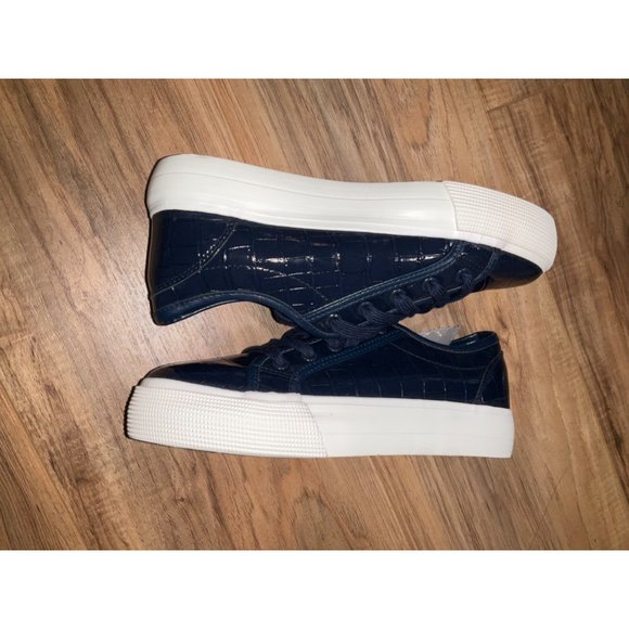 NWT- Women's JUSTFAB First Timer Platform Sneaker - Size 7 - Picture 4 of 12